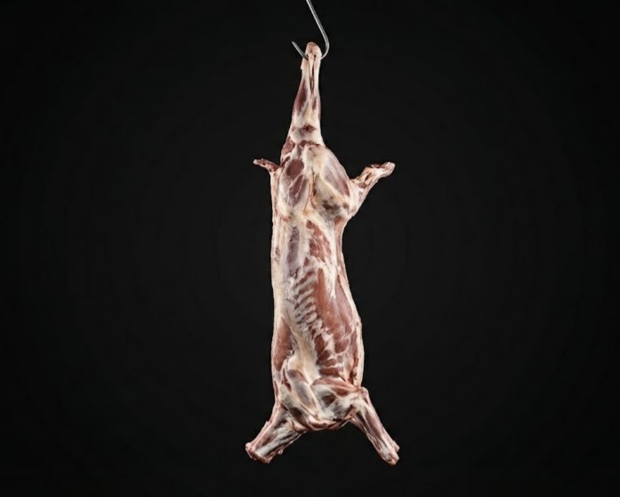 whole large goat carcass (20–25kg)